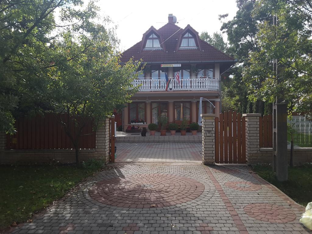 Dessewffy Guesthouse Zamárdi Esterno foto